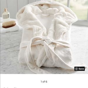 Pottery Barn New Ivory Alpaca Faux Fur Robe